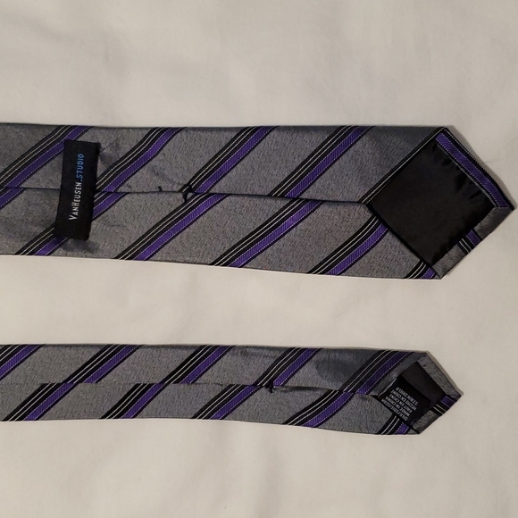 Men's Van Heusen tie, grey with purple and black pattern - Picture 3 of 5